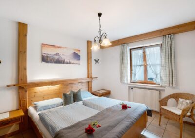 Gemütliches Schafzimmer_Fewo Alpenaster_Haus Werdenfels in Mittenwald